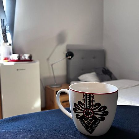 Gosciniec Folkier Vandrarhem Zgierz Exteriör bild