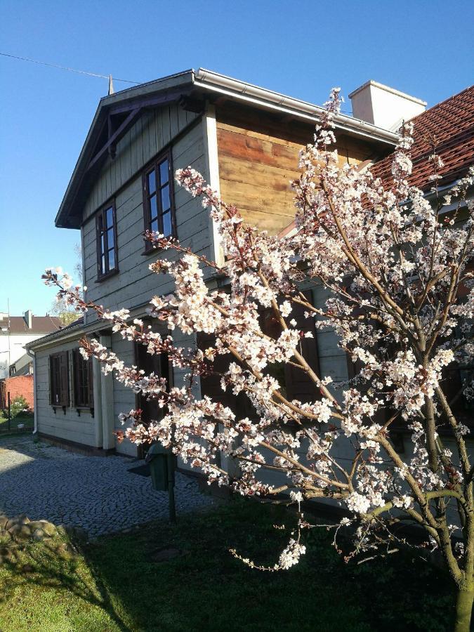 Gosciniec Folkier Vandrarhem Zgierz Exteriör bild